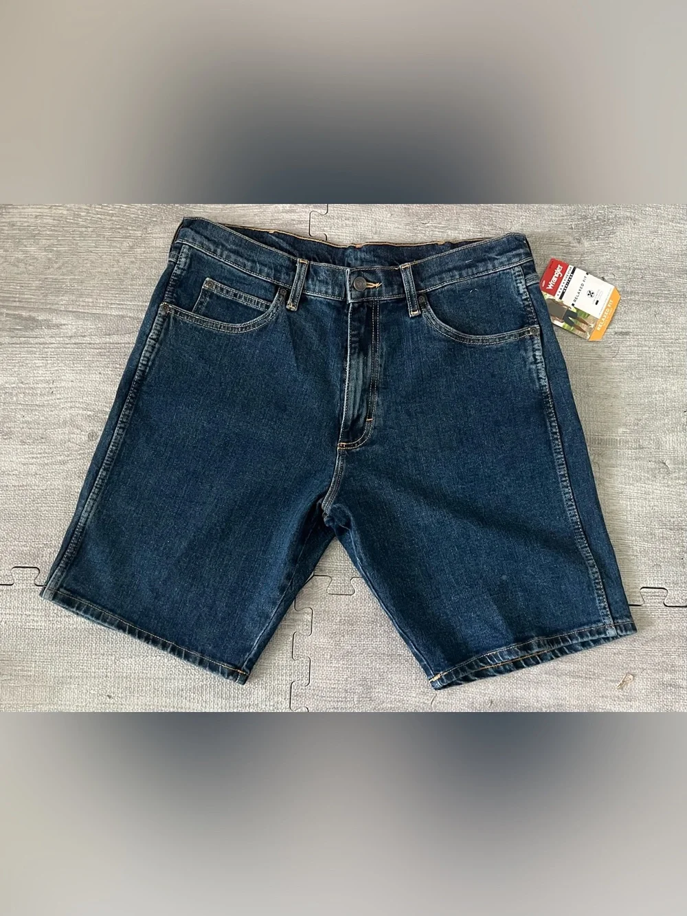 Wrangler Men’s Blue Dark Wash Denim Shorts Stretch 5-Pocket Button